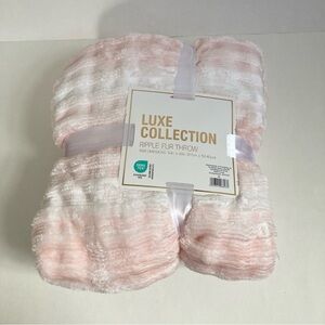 Luxe Collection Ripple Faux Fur Throw Blanket Blush Pink 50x60